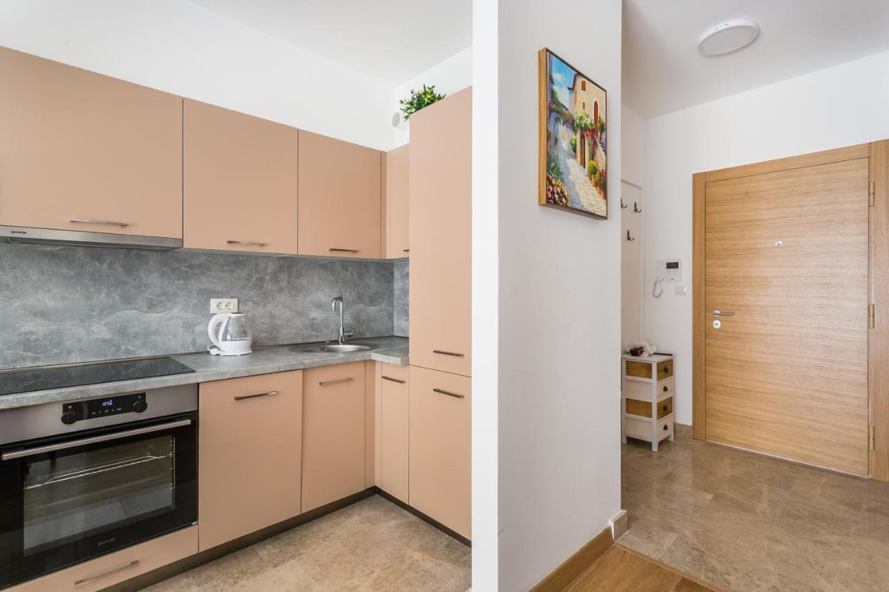 Apartments Lm Residence Рафаиловичи Экстерьер фото